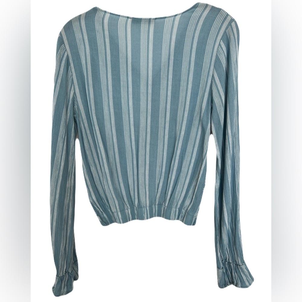 π GUC FINAL TOUCH Final Blue & White Striped Twist-Front Top | Womenβs Small - Picture 2 of 8